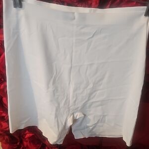 Warner's NWT Body Heaven 2 Pack Cream Shaper Shorts Size Large